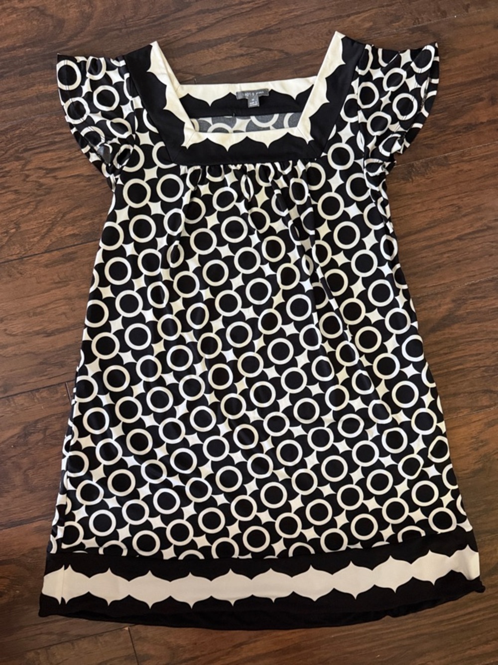 Apt 9 Black & White Geometric Flutter-Sleeve Dress with Pockets
